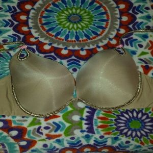 38 DD VS  ubderwire push-up bra