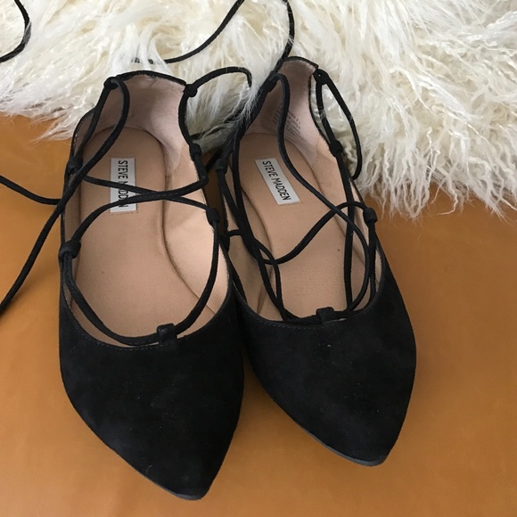 Suede black Steve Madden Eleanorr lace-up flats
