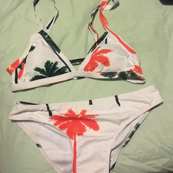 Unworn Orange and Green Plant Pattern Bikini 🎄🌹