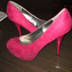 Red velvet pumps