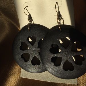 🎉carved heart earrings 🎈