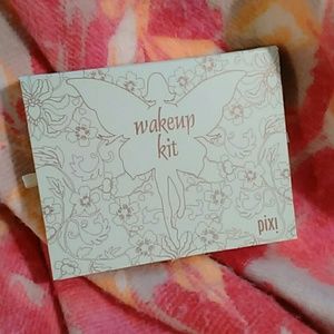 Pixi Makeup Kit (NWOT)