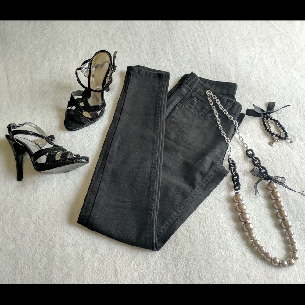 ✨Like New✨Very Black Skinny Jeans