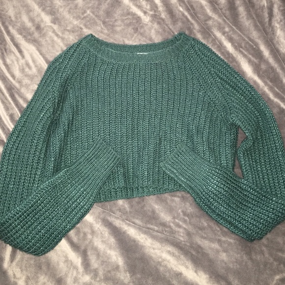 Cropped Sweater - Picture 2 of 3