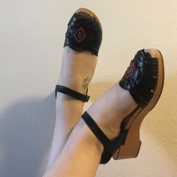 Swedish Hasbeens Huarache Debutant clogs!