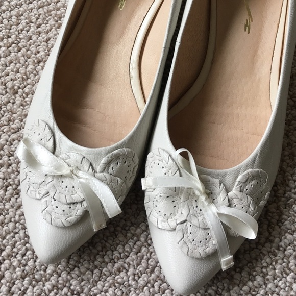 White leather kitten heels - Picture 2 of 4