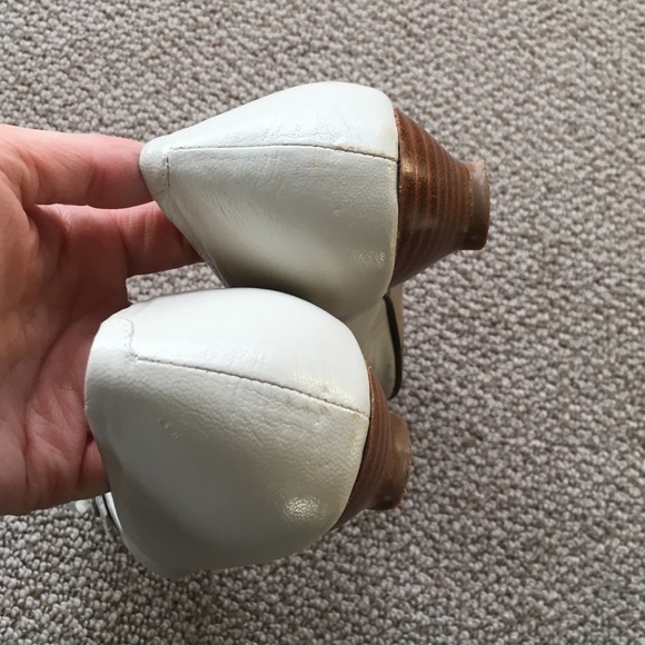 White leather kitten heels - Picture 4 of 4