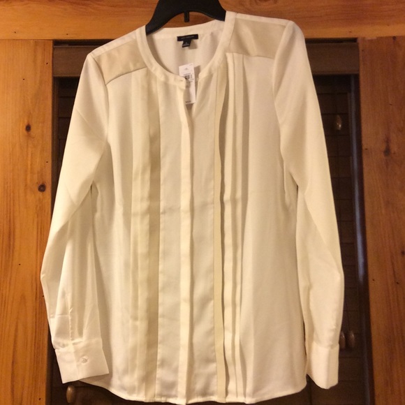 Ann Taylor blouse size 6