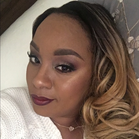 Meet your Posher, Talonda - Picture 1 of 2