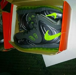 NIKE AIR MAX HYPERPOSITE MENS