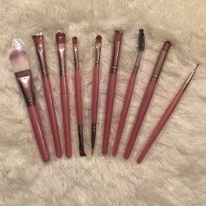 🛍 Moving Clear Out! Brand Mew Makeup Tools