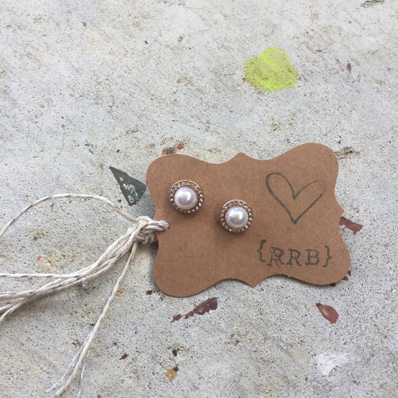 Jewelry - Pearl-like Gold-tone Round Statement Studs