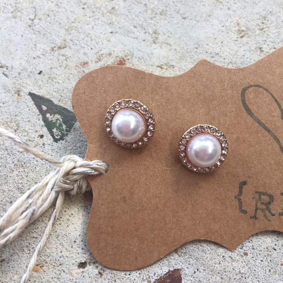Pearl-like Gold-tone Round Statement Studs - Picture 2 of 3