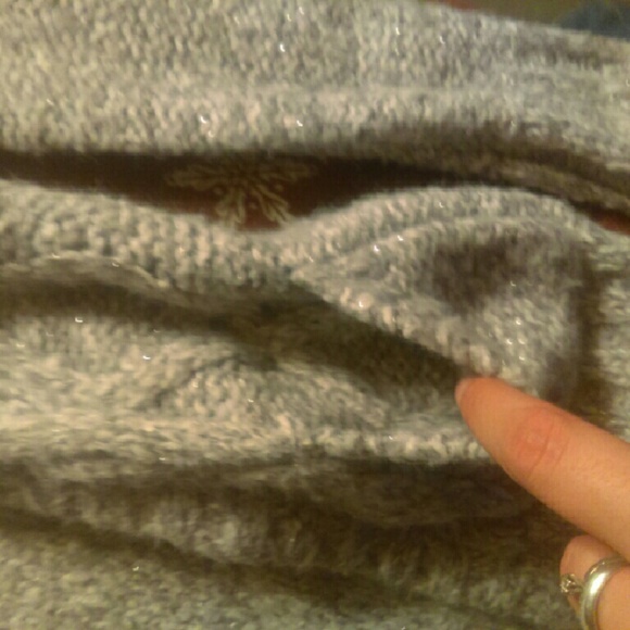 Knee length Beautiful Sweater - Picture 4 of 4