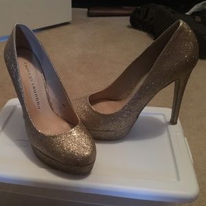 Chinese Laundry gold glitter heels