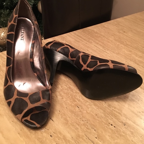 Shoes - Picture 2 of 3