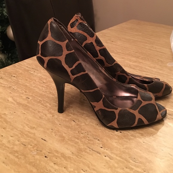 Shoes - Picture 3 of 3