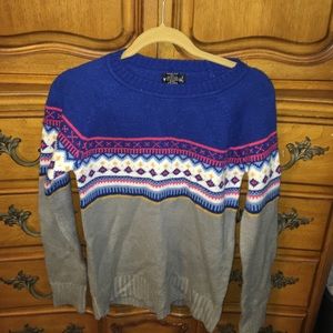 Beautiful warm printed sweater