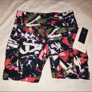 LULULEMON TRACK SHORT