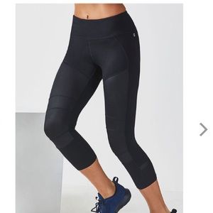Fabletics Rebecca Capri NWT Size Small