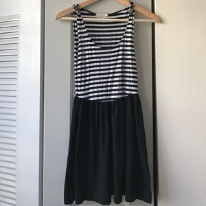 ⚡️SALE⚡️Black and white striped Casual dress