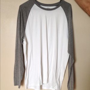 Old Navy size L men's long sleeve t-shirt