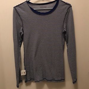 Long sleeve size small