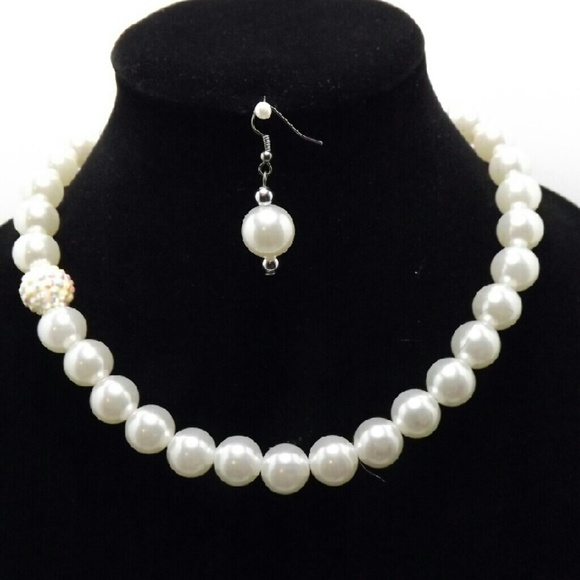 Classic Necklace Set - Picture 2 of 4