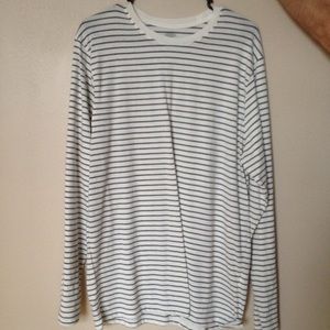 Old Navy men's size L grey and white striped shirt