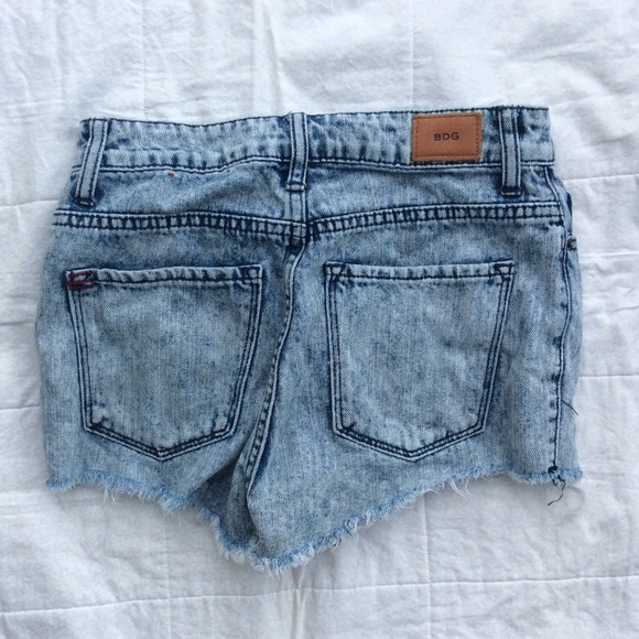 Urban Outfitters BDG High Rise Acid Wash Shorts - Picture 4 of 4