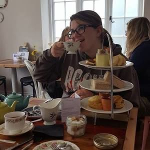 Meet your Posher, Rhiya