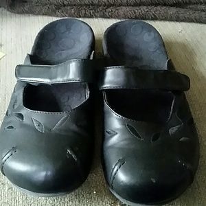 Hannah black orthotic mules size US6/EUR37