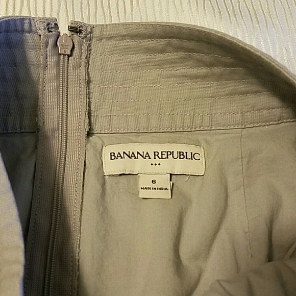 Banana Republic Skirt with Pockets! - Picture 2 of 3