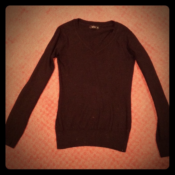 V neck sweater