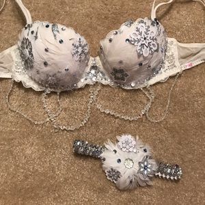 Winter snowflake rave bra