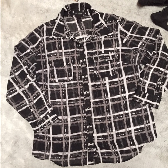 🎉12/31 HP🎉 B&W semi sheer button down blouse - Picture 2 of 4