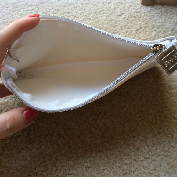 Rodan & Fields Cosmetic Bag - Picture 2 of 3