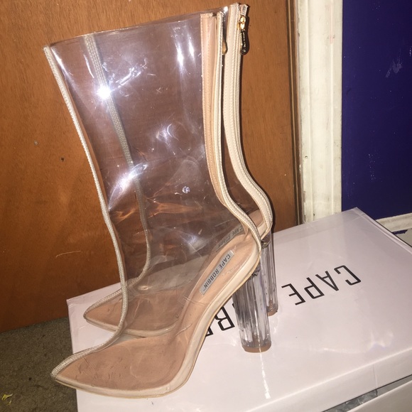 Size 8 cape Robbin clear shoe