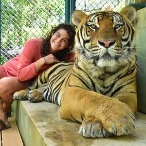 Meet your Posher, Ariana