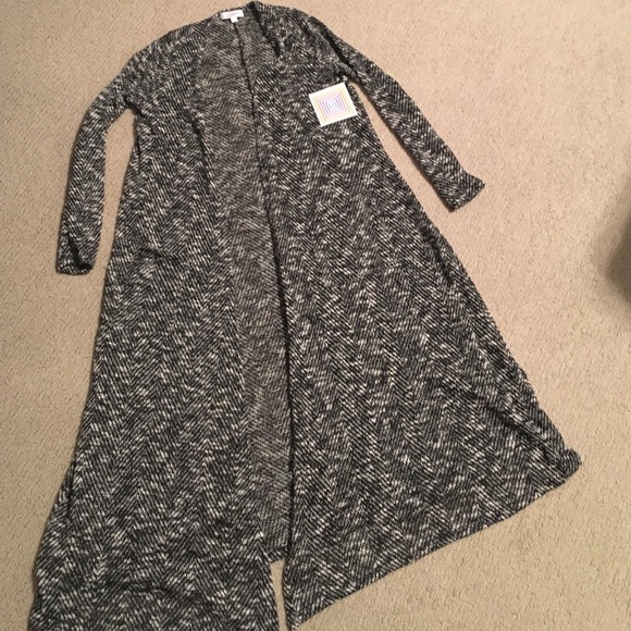 Beautiful Black and White LuLaRoe Sarah