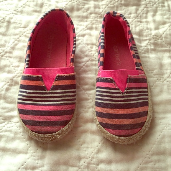 Little pearl Carter's shoes (size 10)