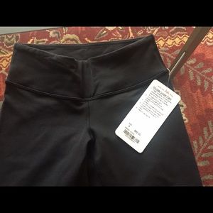 New with tags Lululemon Wunder Under Pants - sz 4