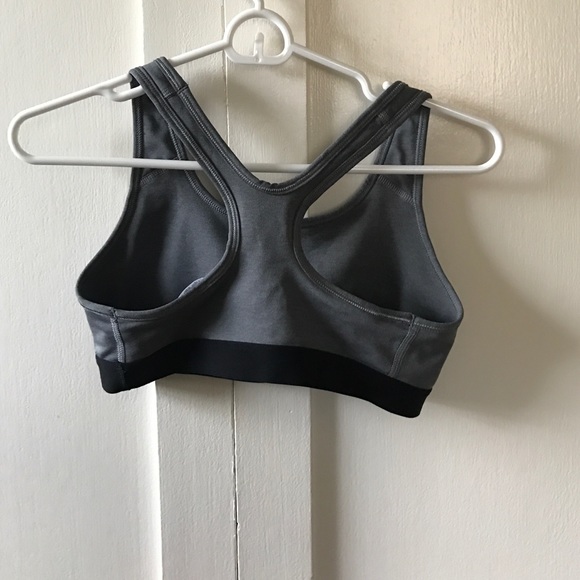 Nike Bundle: Sports bra and tank - Picture 2 of 4