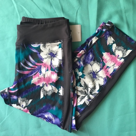 SOLD!💖 NWT Ki Pro Performance Tropical Print Grey - Picture 5 of 6