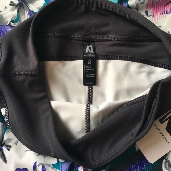 SOLD!💖 NWT Ki Pro Performance Tropical Print Grey - Picture 4 of 6