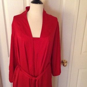 NATORI 100% Silk  Two Piece nightgown Set. Red