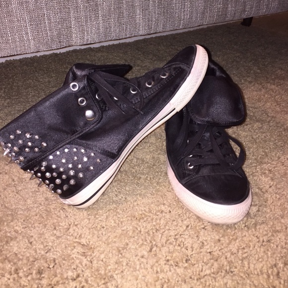 Size 8 1/2 ALDO sneakers