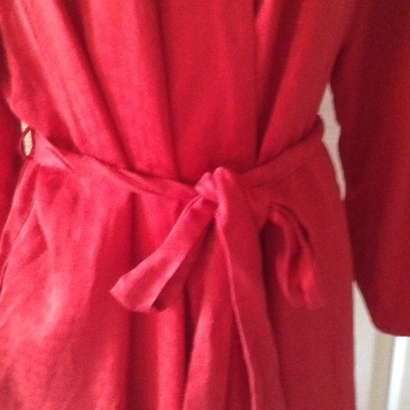 ADDITIONAL PICTURES of NATORI Night Gown - Picture 3 of 4