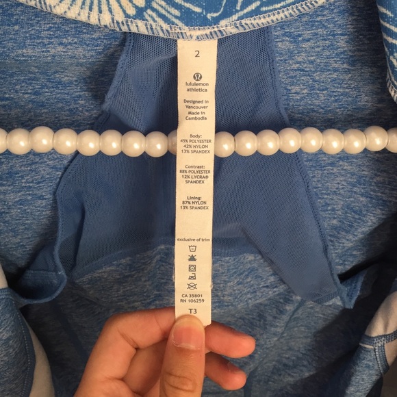 Lululemon Define Jacket. Size 2 - Picture 4 of 4