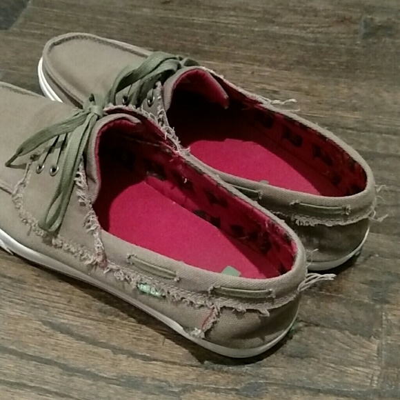 Sanuk green tan lace up shoes 13 - Picture 2 of 4